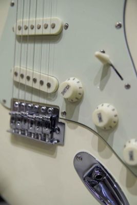 Kozmos KST-62SSS-GRWN-VWH 62 Strat Beyaz Elektro Gitar